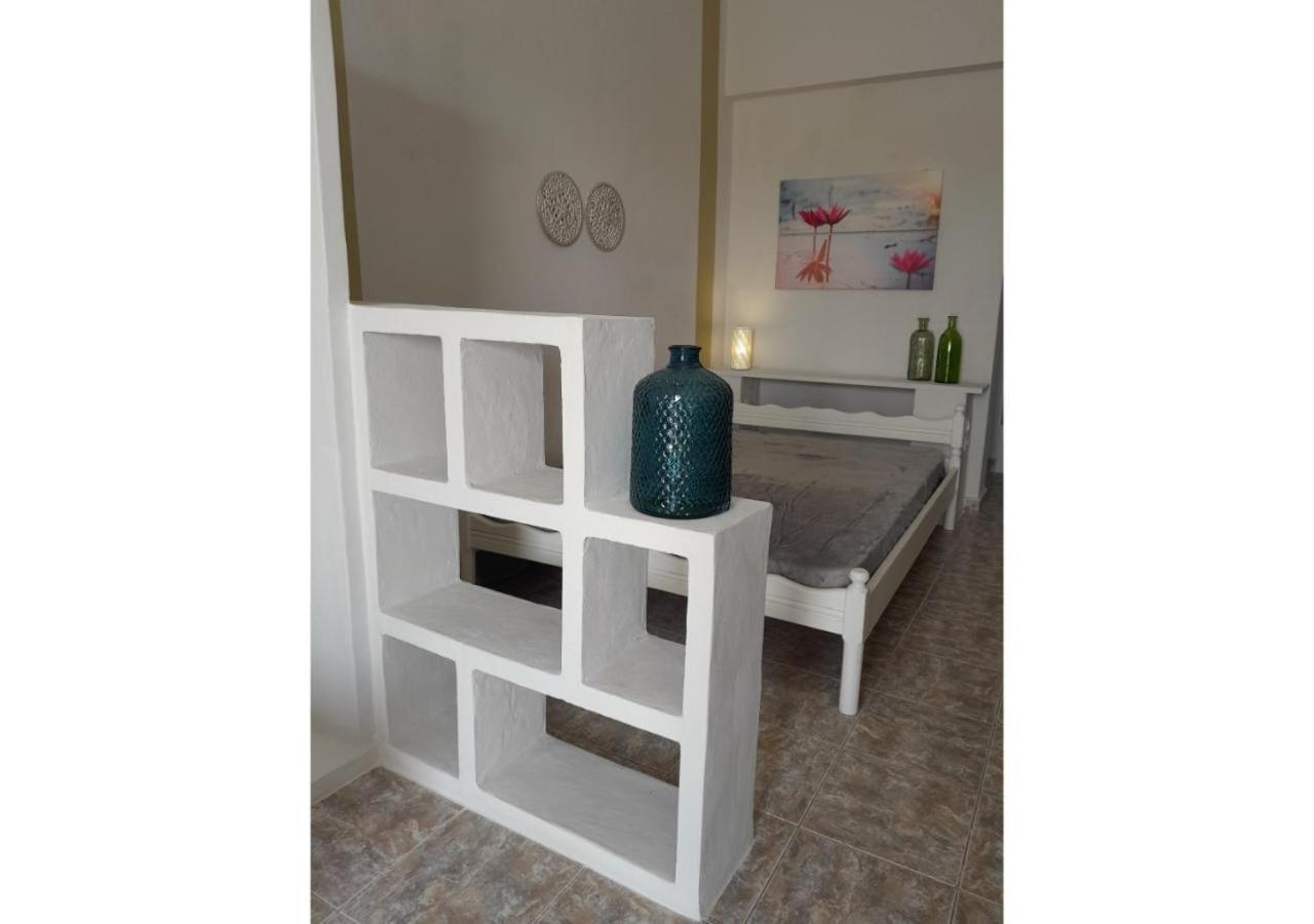 Overhill Apartments Adamas Екстер'єр фото