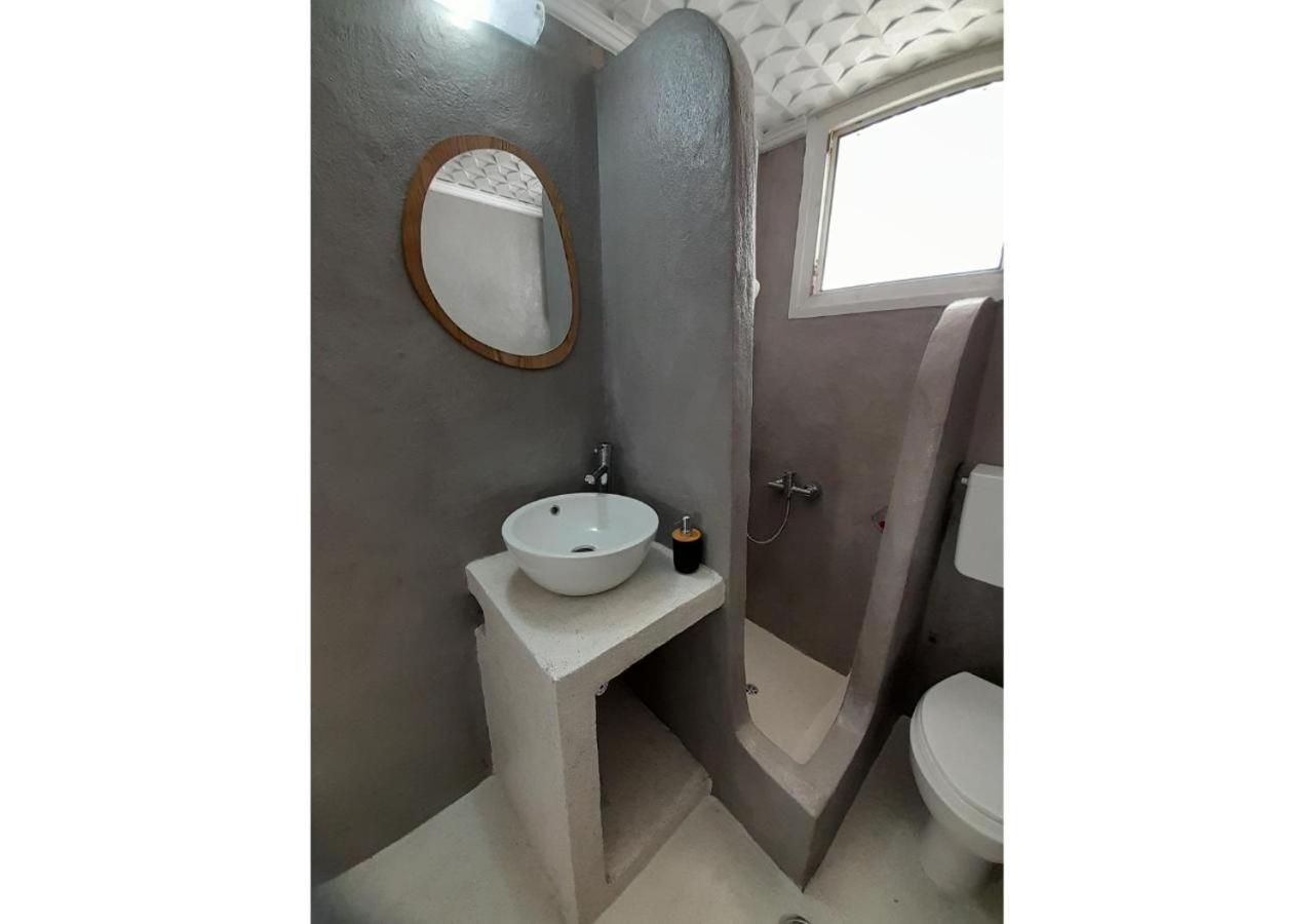 Overhill Apartments Adamas Екстер'єр фото