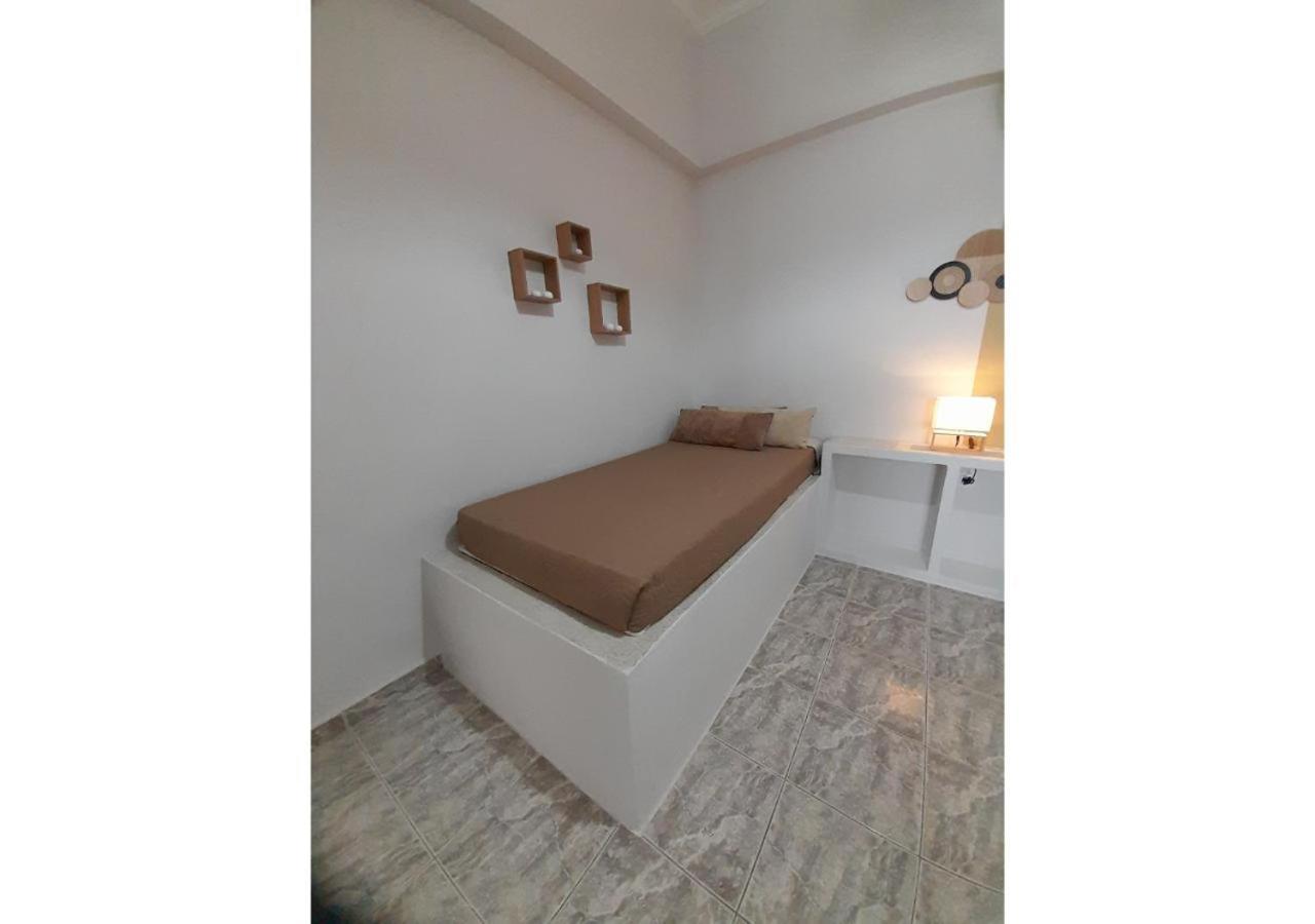 Overhill Apartments Adamas Екстер'єр фото