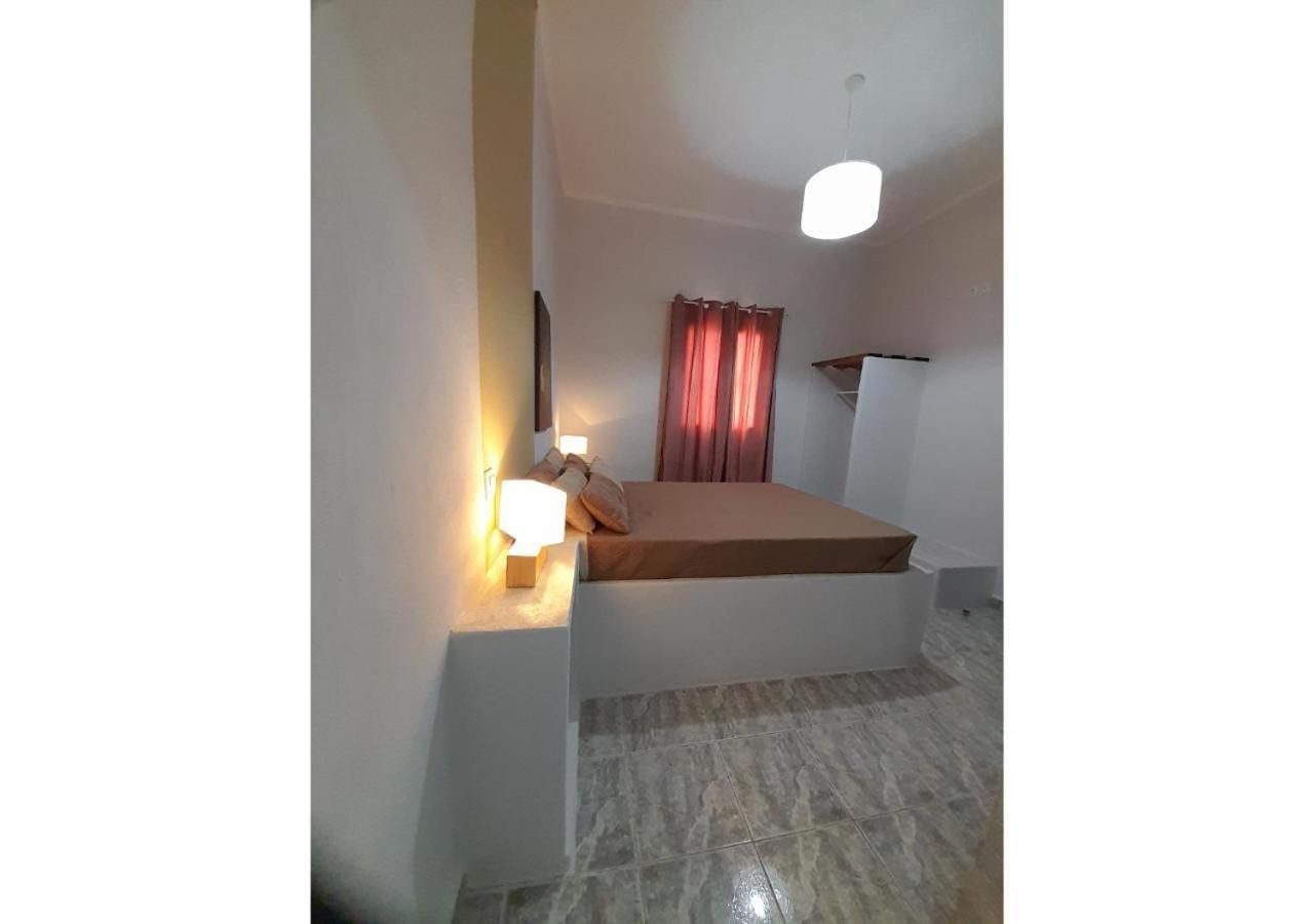 Overhill Apartments Adamas Екстер'єр фото