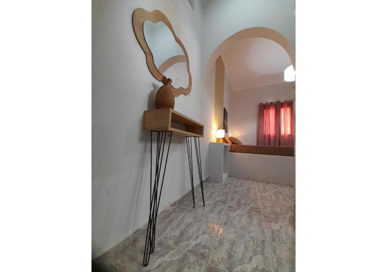 Overhill Apartments Adamas Екстер'єр фото