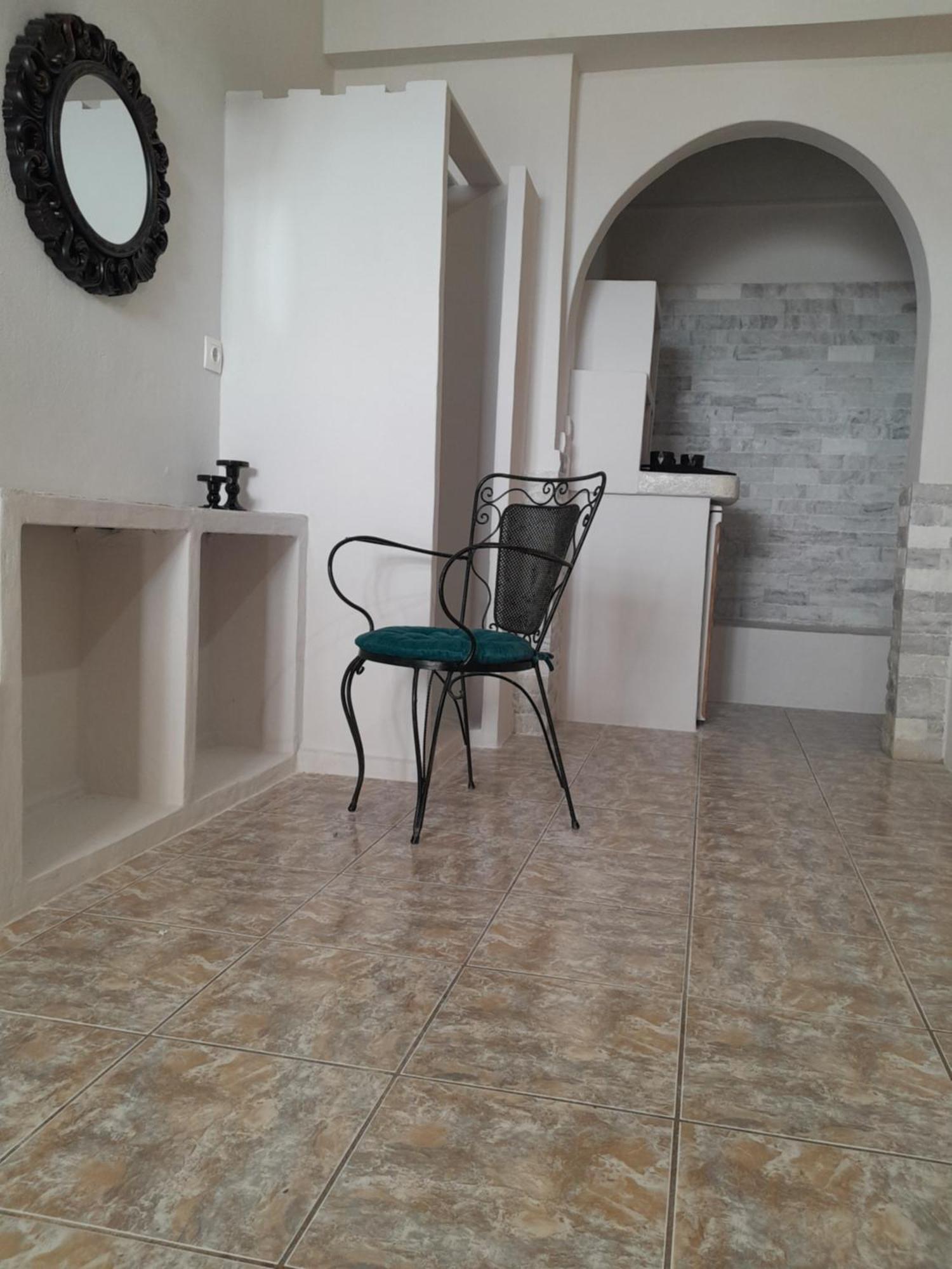 Overhill Apartments Adamas Екстер'єр фото