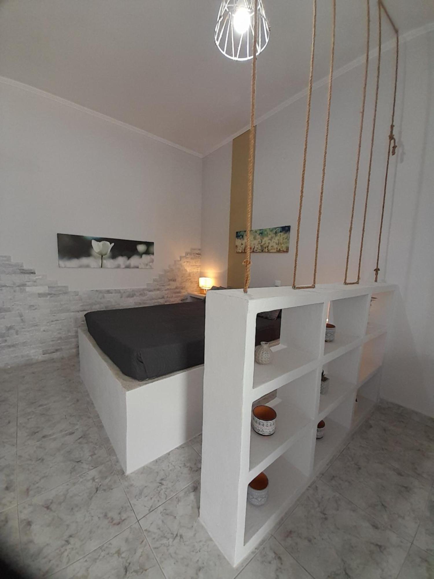 Overhill Apartments Adamas Екстер'єр фото